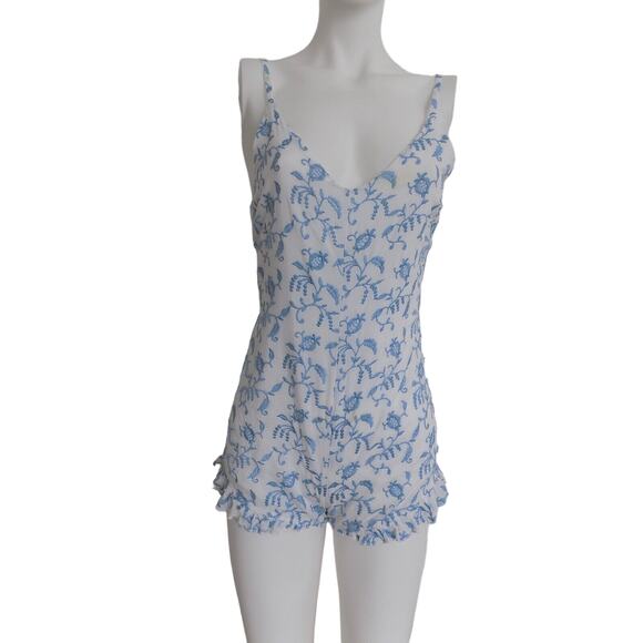 Kendall & Kylie shorts romper embroidered size Small - Picture 1 of 9